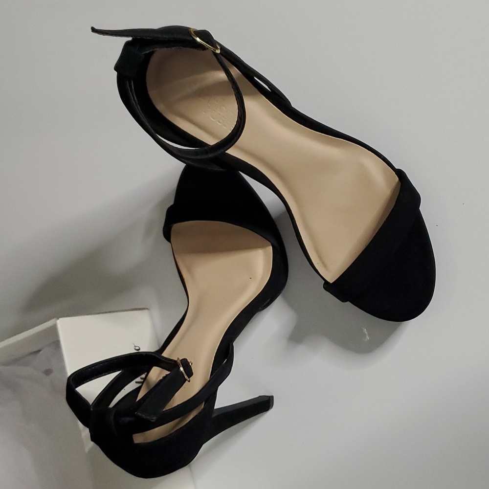 Ankle strap heel